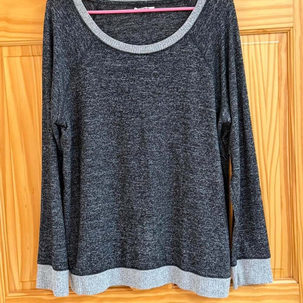 Maurices Gray Long Sleeve Knit Pullover Top
